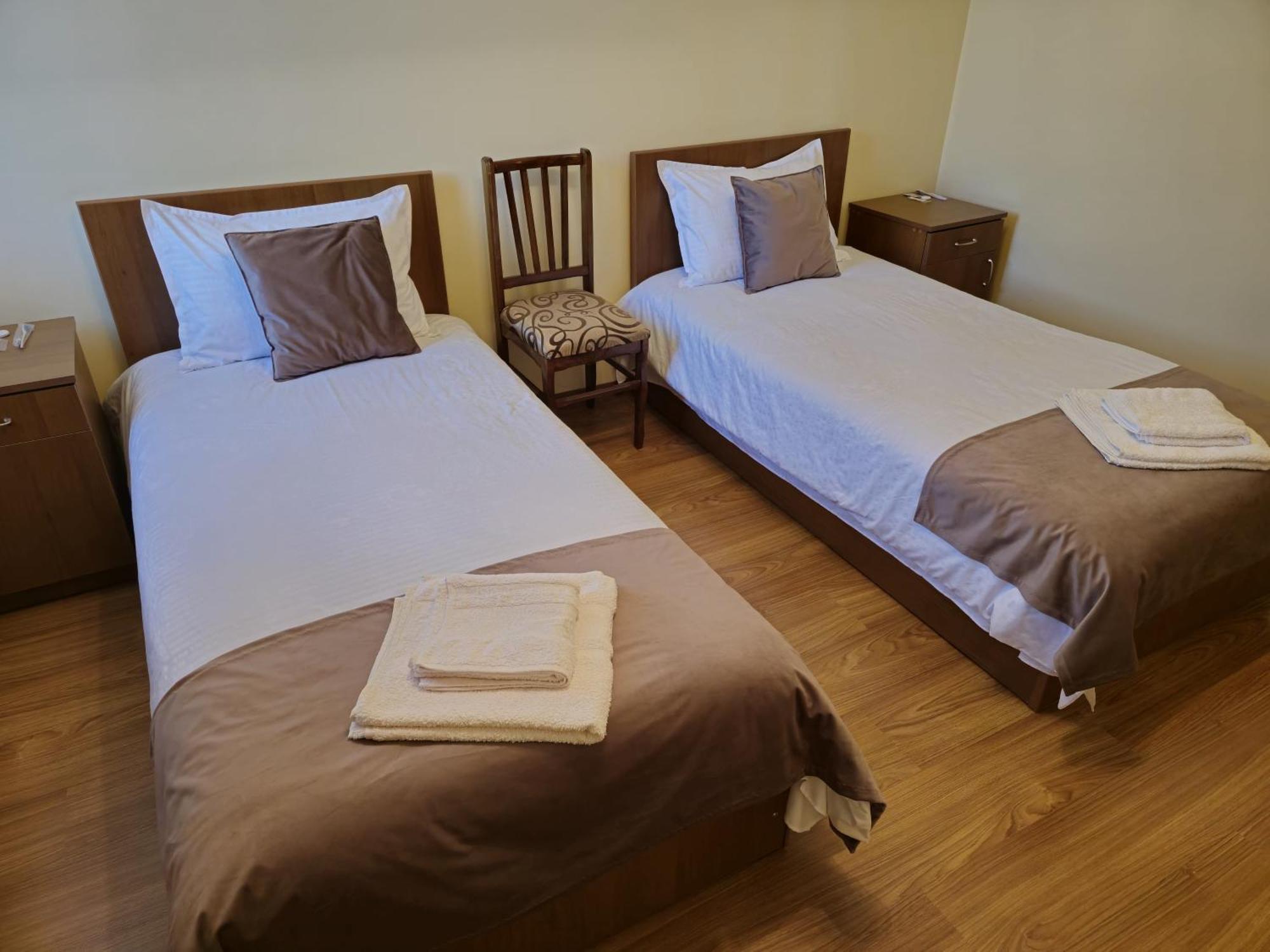 Zartonq Hotel Tat'ev Bagian luar foto