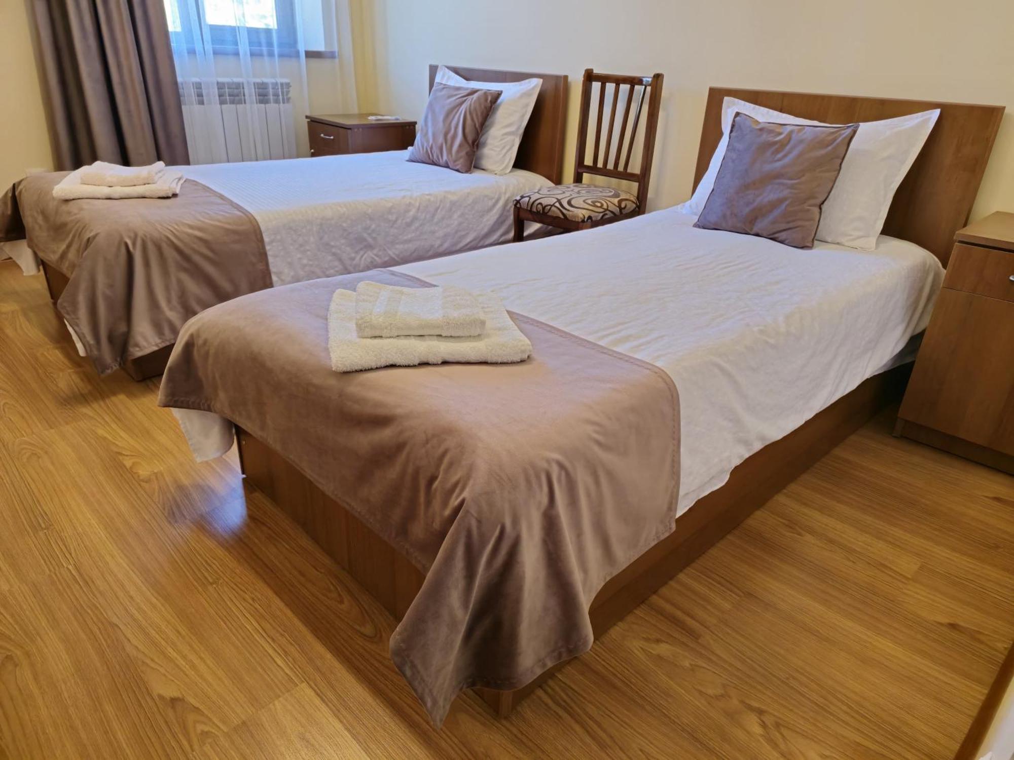 Zartonq Hotel Tat'ev Bagian luar foto