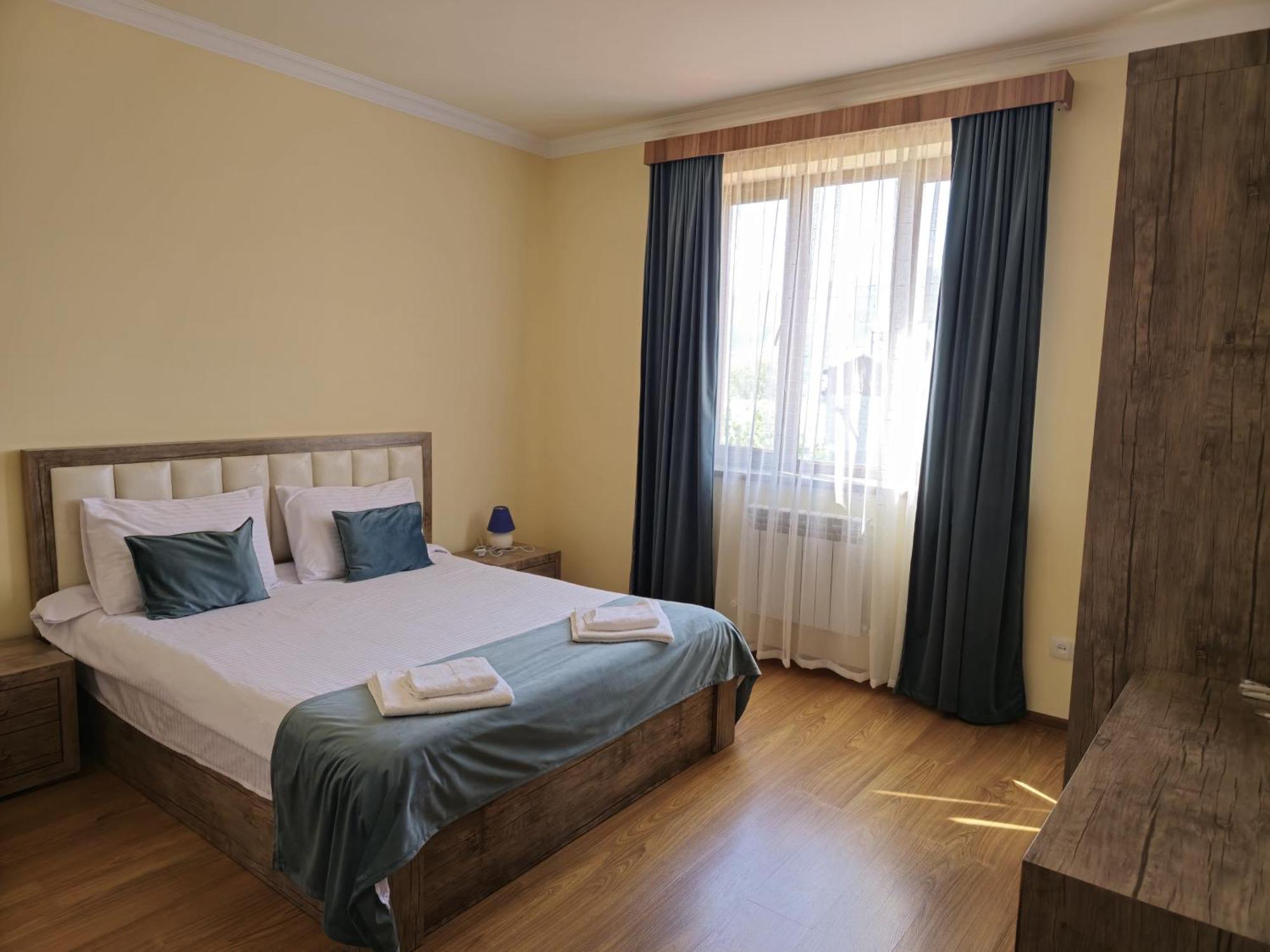 Zartonq Hotel Tat'ev Bagian luar foto