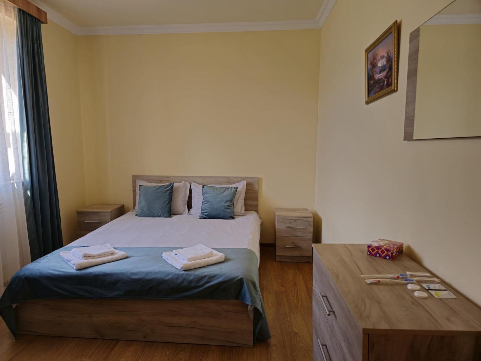 Zartonq Hotel Tat'ev Bagian luar foto