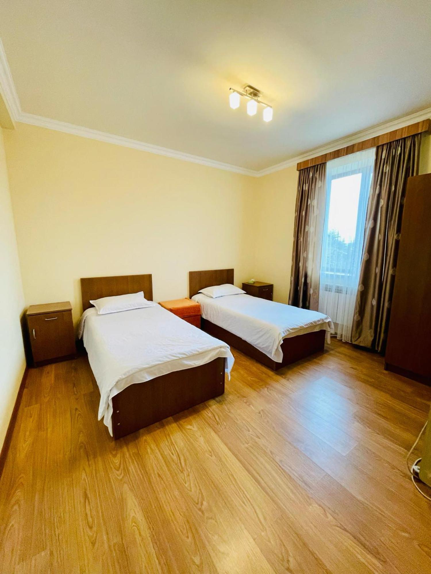 Zartonq Hotel Tat'ev Ruang foto